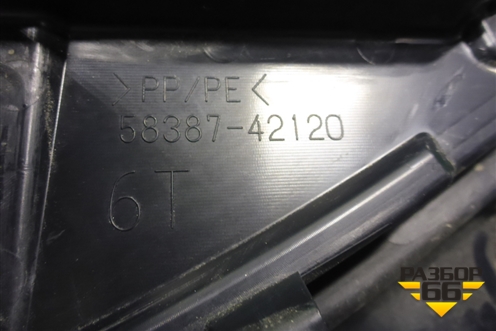 Обшивка багажника на заднюю панель (5838742120) для Toyota Rav-4 с 2012-2019г