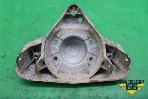 Кронштейн амортизатора переднего (8D0412383E) для Skoda Superb с 2001-2008г