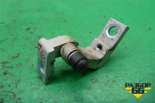 Петля двери передней правой верхняя для Skoda Superb с 2001-2008г