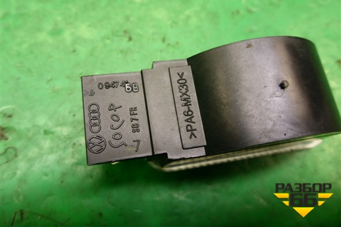 Плафон салонный (в обшивку двери) (5B0947415B) для Skoda Superb с 2001-2008г