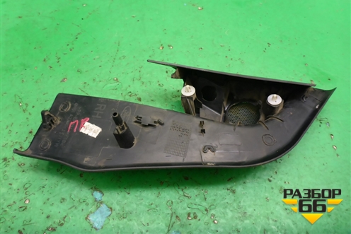 Накладка двери передней правой уголок (4M51A23408AJ3YYW) для Ford Focus 2 с 2008-2011г