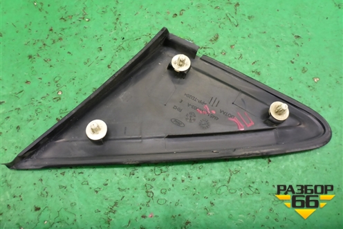Накладка переднего крыла правого (уголок) (4M51A16003AE) для Ford Focus 2 с 2008-2011г