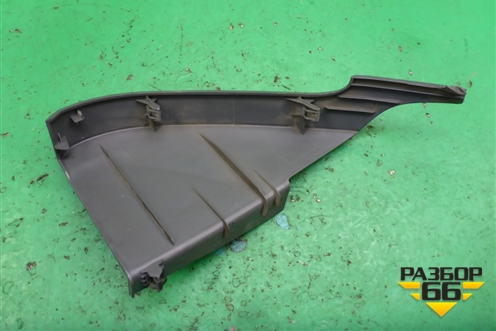 Накладка на торпедо (боковая правая) (4M51A044C60AFW) для Ford Focus 2 с 2008-2011г