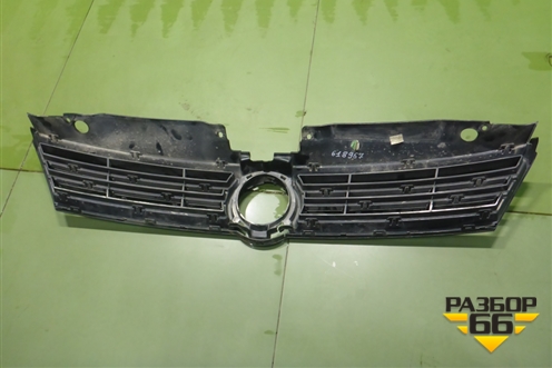 Решетка радиатора (до 2014г) (5C6853653) для Volkswagen Jetta с 2010-2019г