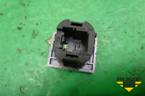Кнопка обогрева лобового стекла (8V4T18K574AB) для Ford Focus 2 с 2008-2011г