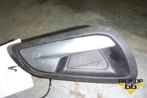 Ручка внутренняя двери передней правой для Ford Focus 3 с 2011г (AM51U22600BEW)