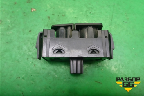 Кнопка аварийной сигнализации (252905668R) для Renault Sandero с 2013-2022г