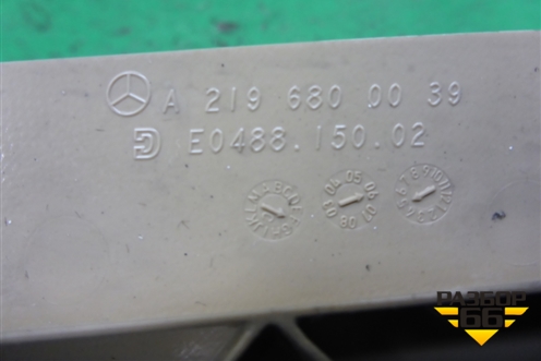 Накладка на торпедо (боковая правая) (A2196800039) для Mercedes Benz CLS C219 с 2004-2010г