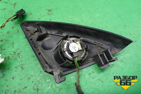 Накладка двери передней правой уголок (2197250294) для Mercedes Benz CLS C219 с 2004-2010г