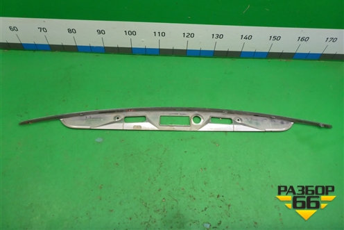 Накладка крышки багажника (A2197580002) для Mercedes Benz CLS C219 с 2004-2010г