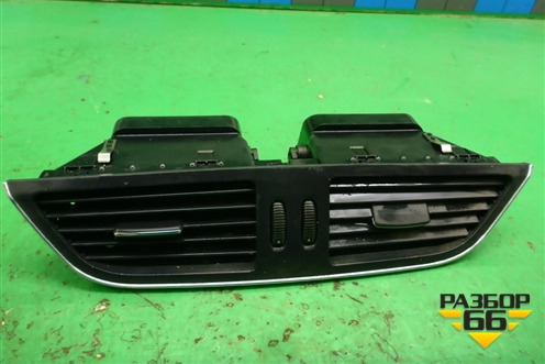 Дефлектор воздушный центральный (A2198300054) для Mercedes Benz CLS C219 с 2004-2010г