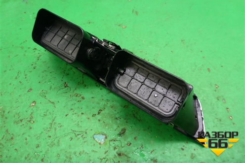 Дефлектор воздушный центральный (A2198300054) для Mercedes Benz CLS C219 с 2004-2010г