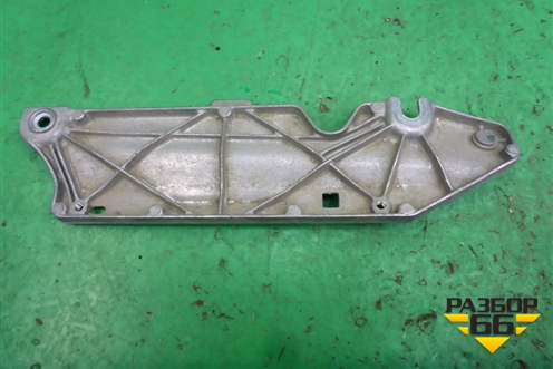 Кронштейн (потолочной ручкий задней правой) (A2198150831) для Mercedes Benz CLS C219 с 2004-2010г