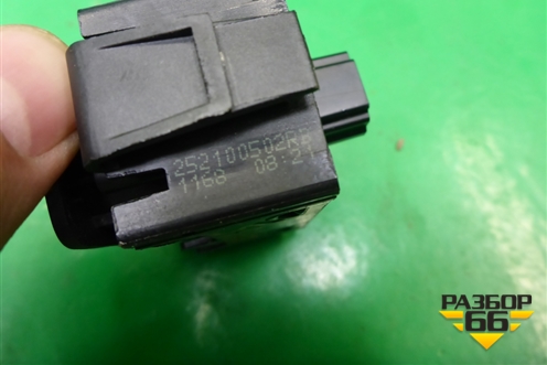 Кнопка аварийной сигнализации (252100502R) для Renault Sandero с 2013-2022г