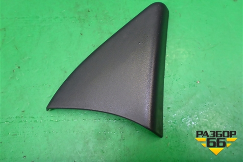 Накладка двери передней правой уголок (82923883R) для Renault Sandero с 2013-2022г