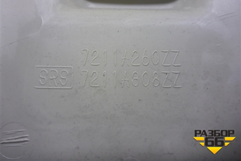 Обшивка стойки центральная верхняя правая (7211A260ZZ) для Mitsubishi Outlander с 2012-2024г