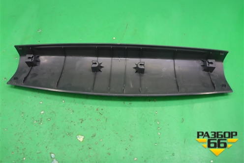 Обшивка двери багажника (верхняя) (7224A154) для Mitsubishi Outlander с 2012-2024г
