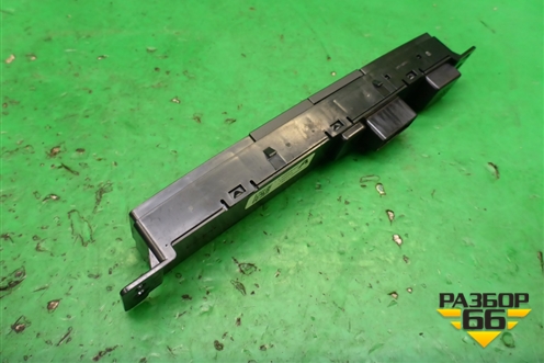 Модуль кнопок (8002B409) для Mitsubishi Outlander с 2012-2024г