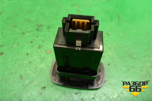 Кнопка открывания багажника (MN170754) для Mitsubishi Outlander с 2012-2024г