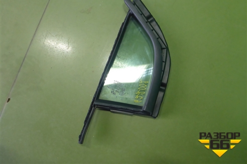Стекло двери передней левой форточка (681260D010) для Toyota Yaris с 2005-2011г