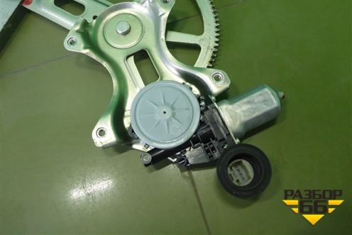 Стеклоподъёмник электрический задний левый (8572035140) для Toyota Yaris с 2005-2011г