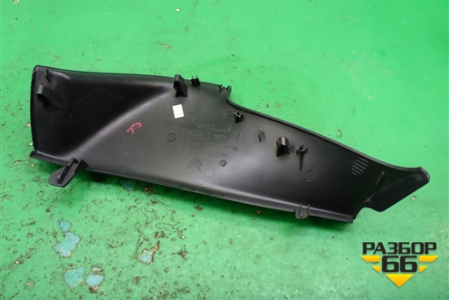 Накладка на торпедо (боковая правая) (9646339877) для Citroen C4 с 2005-2011г