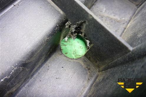 Кронштейн заднего бампера правый (9652703280) для Citroen C4 с 2005-2011г