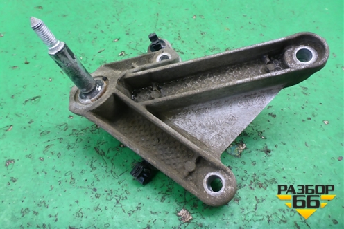 Кронштейн КПП (1133300Q0A 8200457080) для Nissan Qashqai (J10E) с 2006-2013г