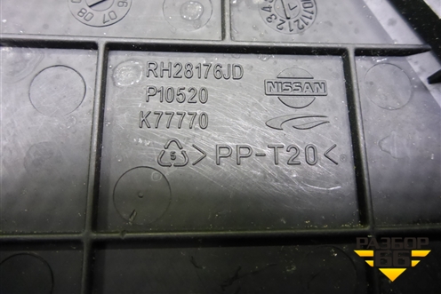 Накладка на торпедо (правая) (28176JD10A) для Nissan Qashqai (J10E) с 2006-2013г