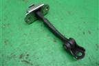 Ограничитель двери передней левой (80430JD000) для Nissan Qashqai (J10E) с 2006-2013г