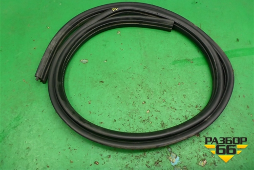 Уплотнитель двери передней левой для Nissan Qashqai (J10E) с 2006-2013г