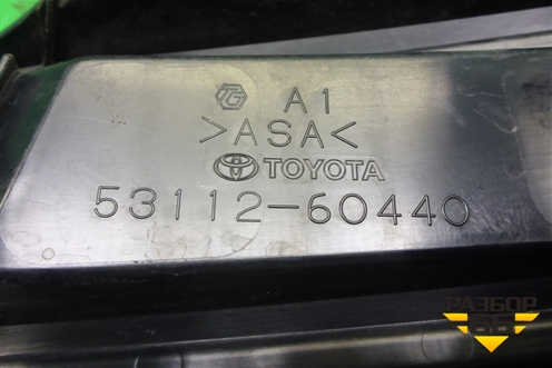 Решетка в передний бампер правая (5311260440) для Toyota Land Cruiser (300) с 2021г