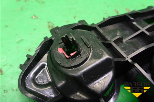 Кронштейн переднего бампера правый (5253533060) для Toyota Camry V70 с 2017г
