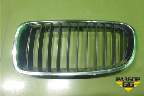 Решетка радиатора левая (51137255411) для BMW 3-серия F30/F31 с 2011г