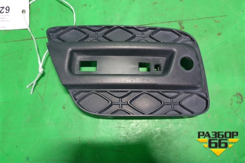 Накладка заднего бампера правая (StepWay под парктроник) (850761319R) для Renault Sandero с 2013-2022г