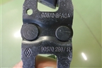 Замок багажника (ответная часть) (905702697R) для Nissan Terrano с 2014г