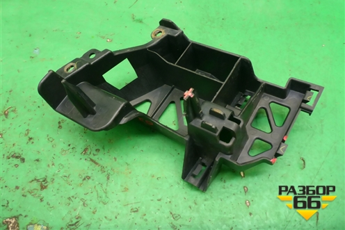 Кронштейн переднего бампера левый (BR5H502B1) для Mazda Mazda 3 (BK) с 2003-2009г 