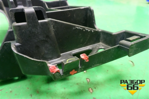 Кронштейн переднего бампера левый (BR5H502B1) для Mazda Mazda 3 (BK) с 2003-2009г 