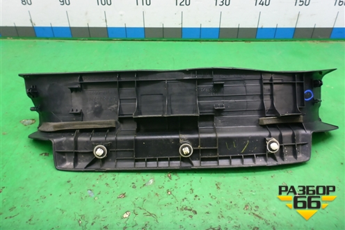 Накладка порога внутренняя заднего правого (6793035011) для Toyota Land Cruiser Prado(150) с 2009г