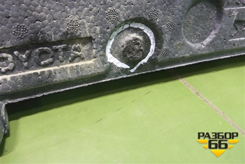 Наполнитель переднего бампера (5261102290) для Toyota Corolla (E18) с 2012-2019г