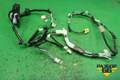 Проводка двери передней правой (8215160S60) для Toyota Land Cruiser Prado(150) с 2009г
