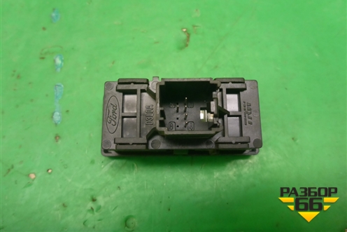 Кнопка обогрева лобового стекла (6S6T18C621BC) для Ford Fiesta с 2001-2008г