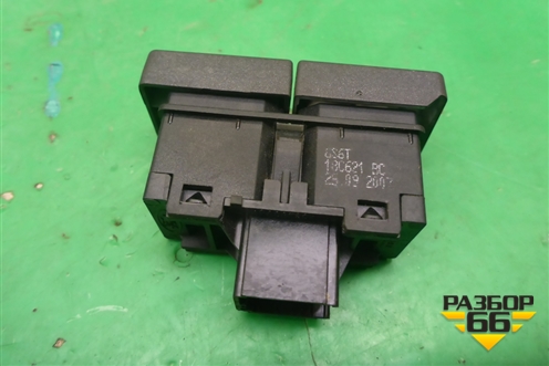 Кнопка обогрева лобового стекла (6S6T18C621BC) для Ford Fiesta с 2001-2008г