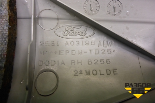 Обшивка стойки лобового стекла правая (2S61A03198ALW) для Ford Fiesta с 2001-2008г