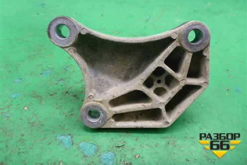 Кронштейн КПП (2S617M125AC) для Ford Fiesta с 2001-2008г