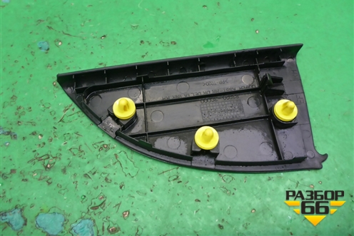 Накладка двери задней правой (уголок) (839103C000) для Hyundai Sonata-5 с 2001г