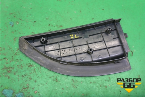 Накладка двери задней левой (уголок) (838303D020) для Hyundai Sonata-5 с 2001г