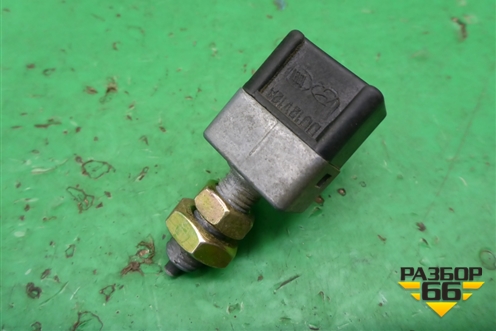 Датчик включения стопсигнала (9381038000) для Hyundai Sonata-5 с 2001г