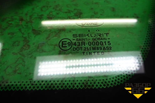 Стекло глухое правое (седан) для Ford Focus 1 с 1998-2004г