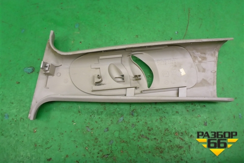 Обшивка стойки центральная верхняя правая (1M51A24582) для Ford Focus 1 с 1998-2004г